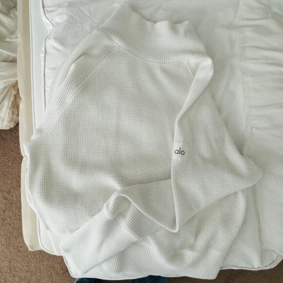 ALO Yoga Small Waffle Weekend Escape Mock Neck Long Sleeve - Ivory - Picture 2 of 8